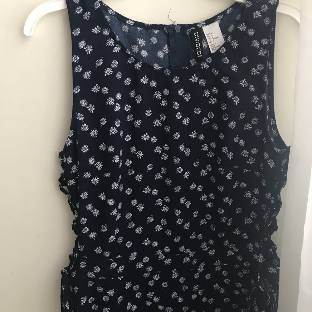 Dress - Picture 2 of 4